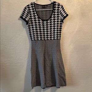 Saks Fifth Avenue Black and White Houndstooth Knit/Stretch Dress
